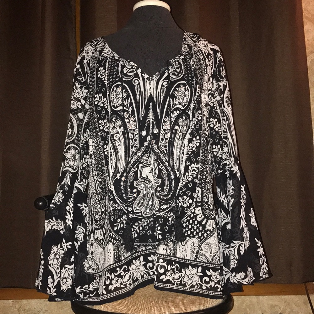 Bila v-neck blouse